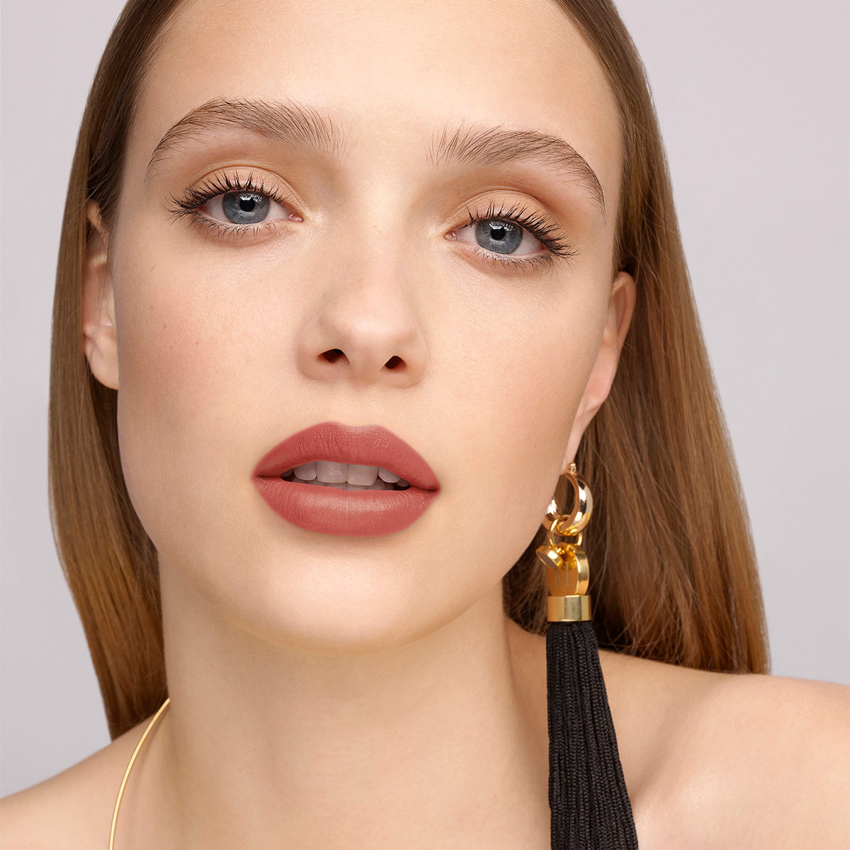 FABULOUS KISS LIPSTICK BLUR MATTE (LABIAL EFECTO MATE)